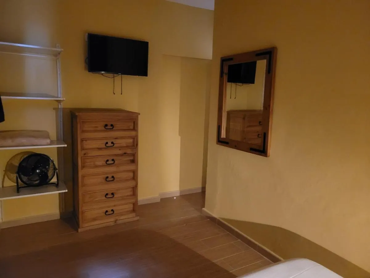 Chabela'S Hostel Lajita 2*,